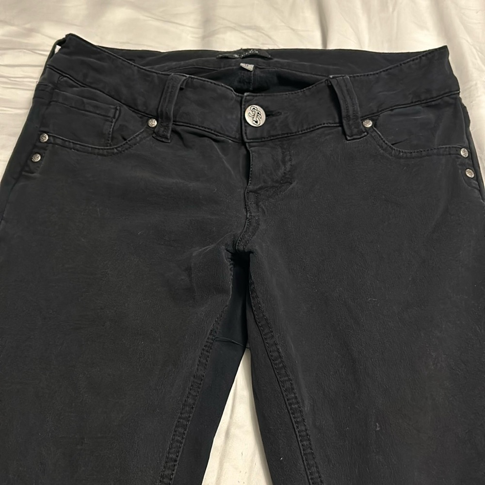 STS Blue, stretchy skinny pants.